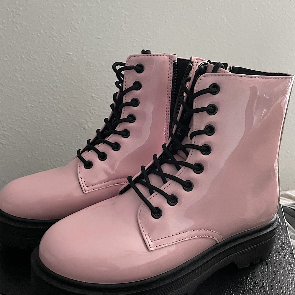 Baby pink combat boots<3